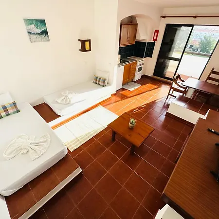 Oura Apartment *