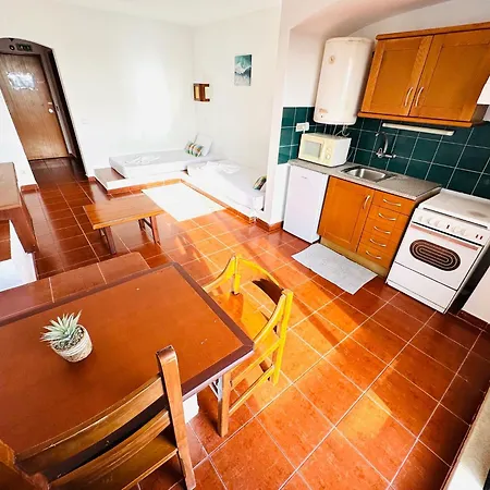Oura Apartamento *