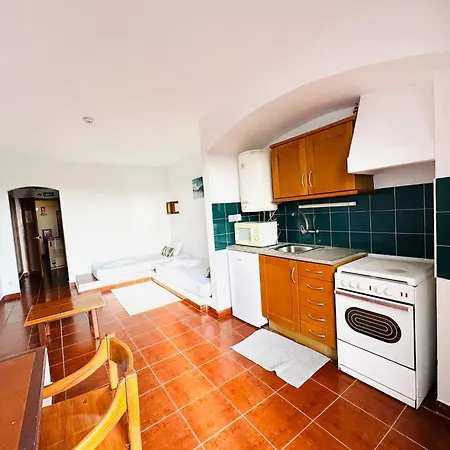 Apartament Oura *